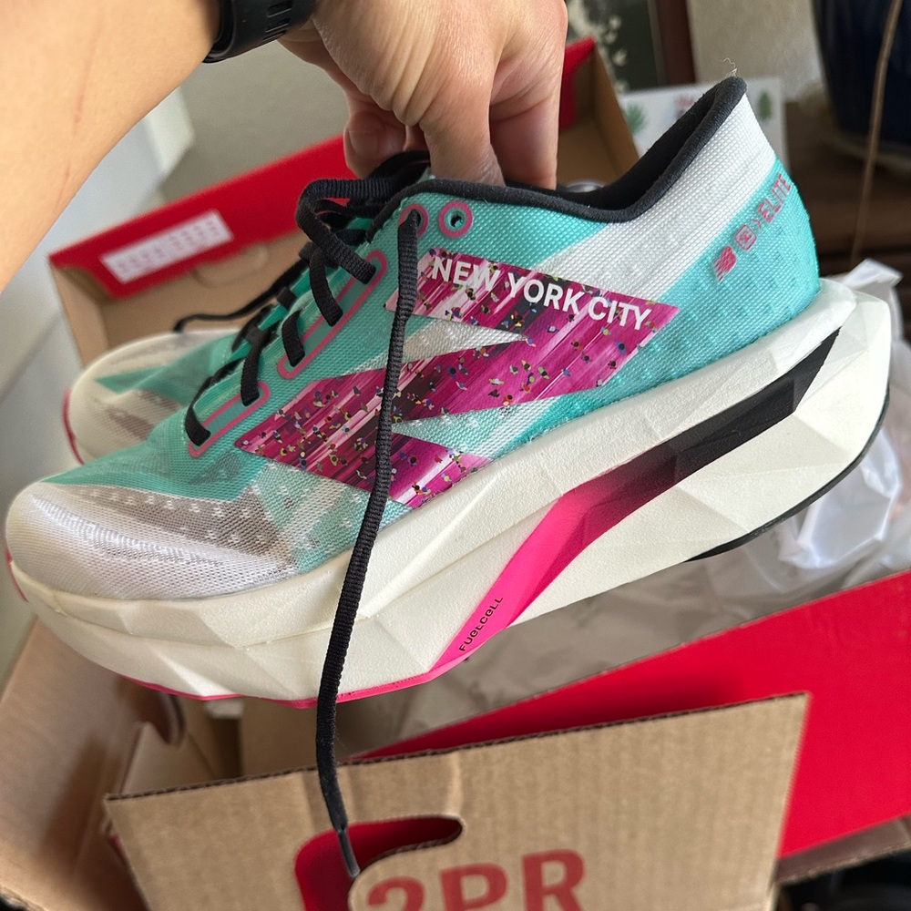 New Balance 2024 NYC Marathon FuelCell SuperComp Elite v4